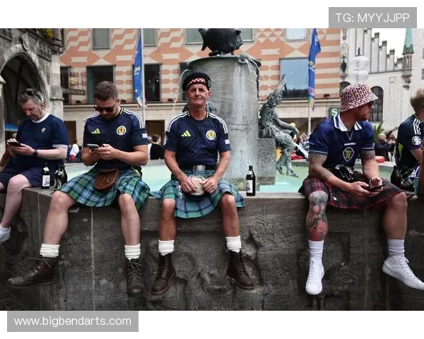 欧洲杯VAR裁决引发争议，专家与球迷意见分歧持续增强