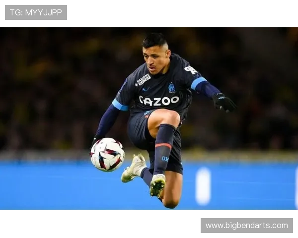 努涅斯对比亚历克西斯·桑切斯：南美前锋风格的进化与差异