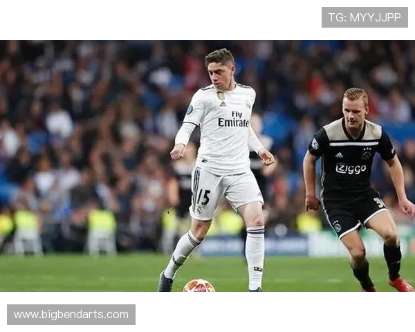 恩佐 vs 巴尔韦德:全能中场的战术角色与比赛影响力对比 恩佐 vs 巴尔韦德:全能中场的战术角色与比赛影响力对比